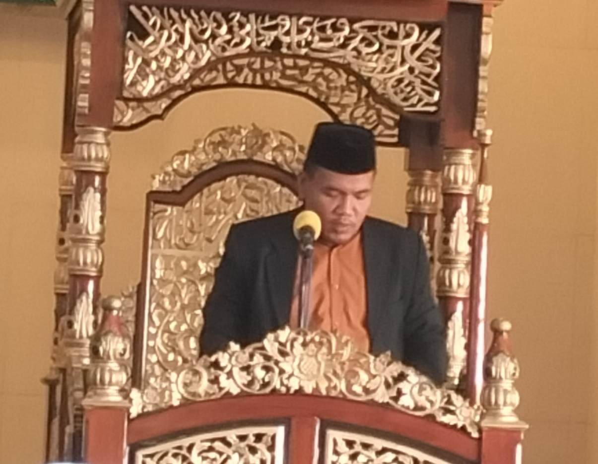 Dari Mimbar Idul Fitri, Lurah Pappa Sampaikan Pesan Bupati: Ekonomi Takalar Melonjak, Kemiskinan Turun