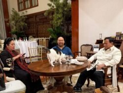 Momen Hangat Akhir Ramadan, Prabowo Subianto Berkumpul Bersama Titiek Soeharto dan Putra Didit