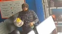 Viral! Aksi Kilat Maling Helm di Makassar Terekam CCTV, KYT Retro Raib dalam Detik