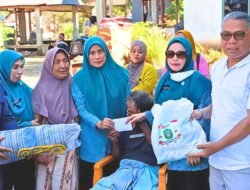 Gerak Cepat, Plt Camat Bersama Ketua TP-PKK Kecamatan Polsel  Turun langsung Salurkan Bantuan Korban Kebakaran di Bontokadatto 