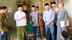 Safari Jumat di Palleko, Daeng Manye Salurkan Pompa Air dan Sembako, Perkuat Silaturahmi dengan Warga