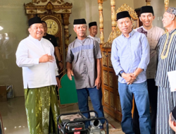 Safari Jumat di Palleko, Daeng Manye Salurkan Pompa Air dan Sembako, Perkuat Silaturahmi dengan Warga