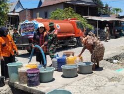 HUT ke-81 TNI, Persit dan Kodim 1426 Takalar Salurkan Air Bersih ke Warga Laikang