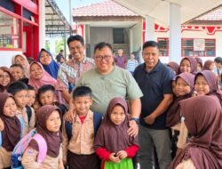Kunjungan Spontan Bupati Takalar ke SDN 166 Bontorita, Siswa Berebut Salaman hingga Tampil Mendongeng